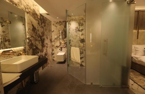 Bhopal Hotel | Sapphire Blue