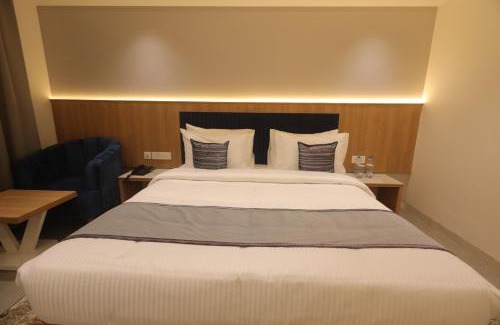 Bhopal Hotel | Sapphire Blue