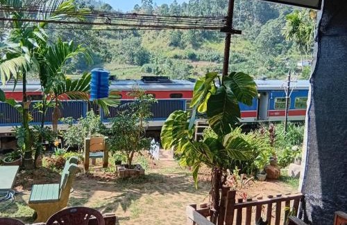 Ella Bed & Breakfast | Sapphire emerald cabana