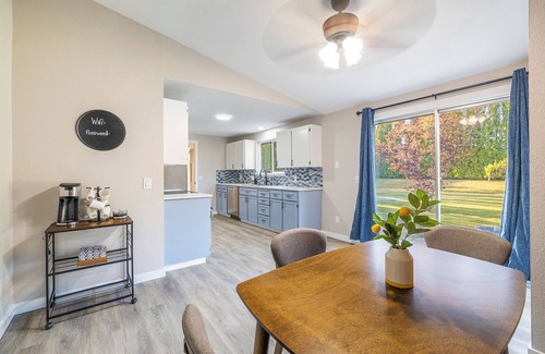 Tri-Cities House | Sapphire Lodge - 3 bed home in prime of Kennewick