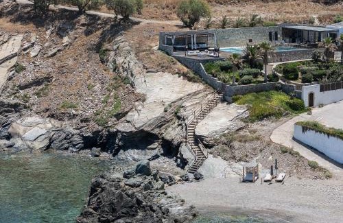 Panormos Villa | Sapphire Shores- Beachfront Retreat Zillion Villa by etouri
