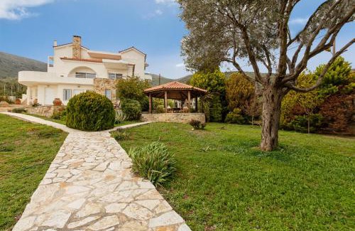 Kymi-Aliveri Villa | Sapphire Villa