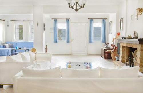 Kymi-Aliveri Villa | Sapphire Villa