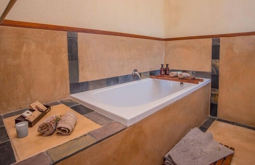 Waterval Boven Hotel | Saragossa Game Reserve
