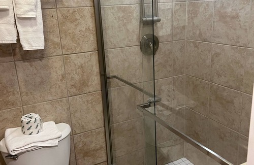 Trailer Estates Hotel | Sarasota “Executive Waterfront Suite” A hotel rm # 103 on Sara Bay Marina