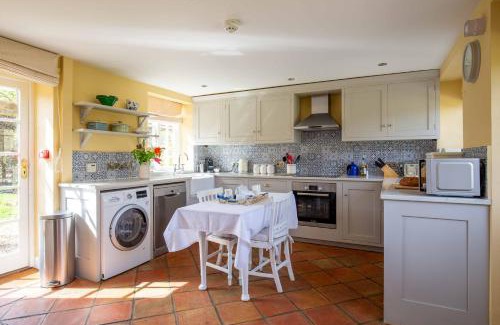 Chipping Norton House | Saratoga Cottage