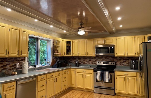Saratoga Springs House | Saratoga Lake Huge 6BR + Private Boathouse
