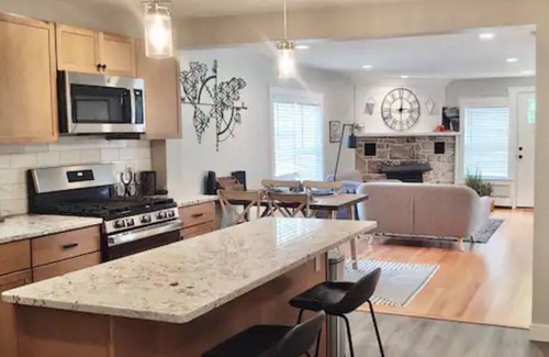 Saratoga Springs House | Saratoga Springs Getaway! Few minutes from Downtown