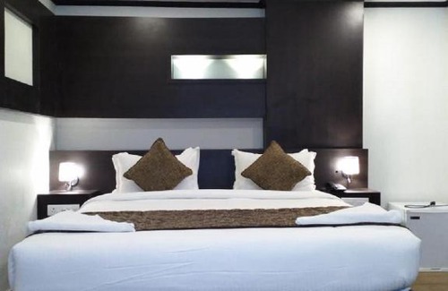 Madurai Hotel | saravanaa residency