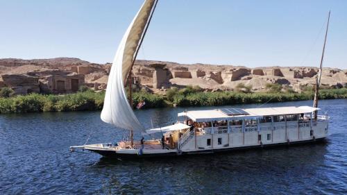Luxor Boat Rental | Saray El Nile Dahabiya