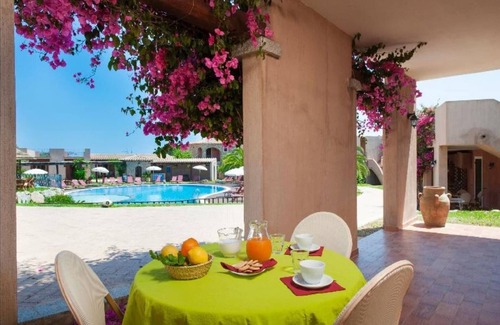 Campulongu Apartment | Sardinian-style apartment near beach