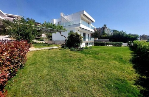 Anavyssos Villa | Saroné Villa beachfront & amazing sunset view in Mavro Lithari Athens Riviera