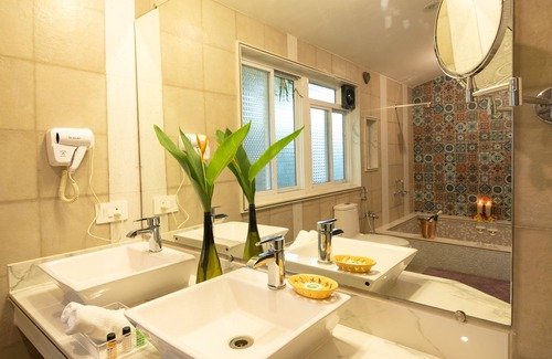 Vagator Hotel | Sashas Holiday Village