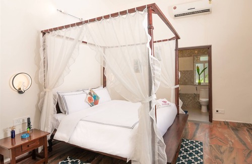 Vagator Hotel | Sashas Holiday Village