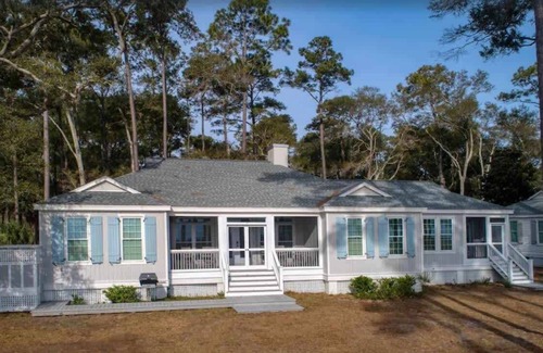 Melrose on the Beach House | Sassafrass Cottage with Ocean Views