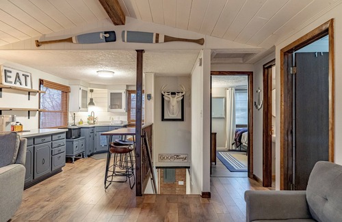 Clarkson House | Sassy Cove Lakehouse on Nolin Lake