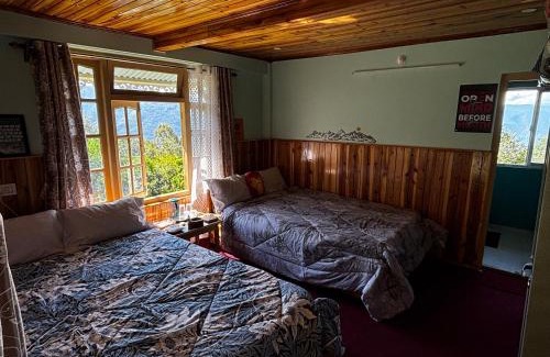 Turuk House | Satrangi Homestay Lamahatta