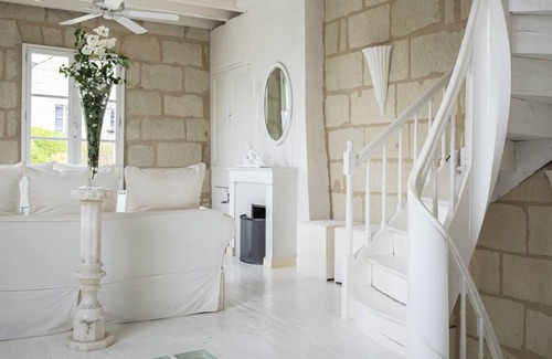 Saumur Villa | Saumur en Blanc - Four Bedroom Villa, Sleeps 8