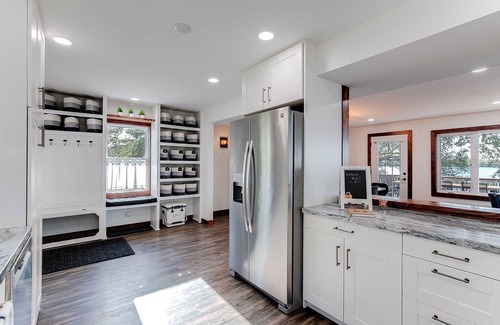 Dassel House | Sauna ~ Game Room ~ Soaking Tub ~ Paddleboards ~ Kayaks