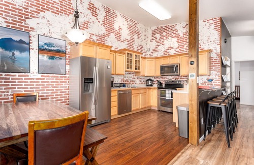 Valdez House | Sauna - Heated Garage - Great Location - Mountain Views - Quiet Neighborhood