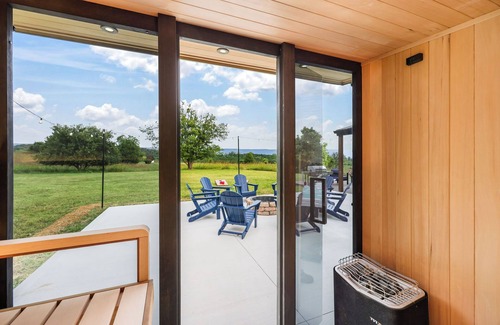 Toms Brook Other | Sauna, theatre, game room, gym, EV charger hot tub, firepit ,baby accommodations