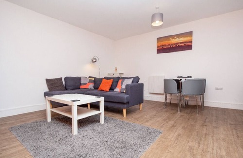 Oadby Apartment | SAV Apartments No14 - 2 Bed Classic Apartment-Regent Road - Leicester