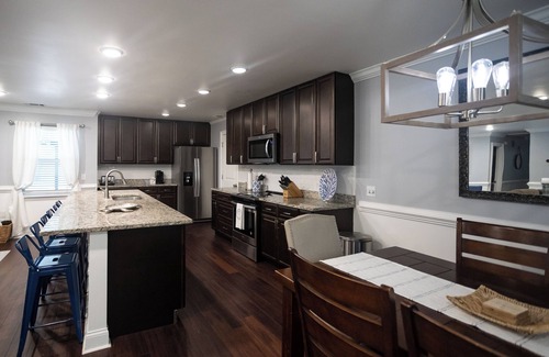 Talahi Island House | Savannah 4 BR house with Pool & Parking for Boat