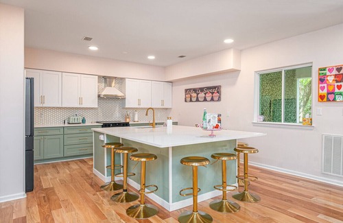 Savannah House | Savannah Dream House 4500 sqft w Elevator & more!