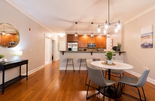 Old West Broad Neighborhood Apartment | Savannah Residences