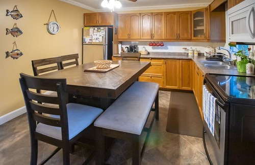 Quinte West Cottage | Savi By The River - Cozy & Affordable 1Br Cottage plus Bunkie w/Watercraft, Deck, Firepit