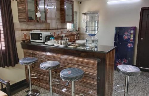 Banjara Hills Bed & Breakfast | Savioz Vajra