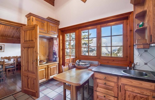 Courchevel Ski Chalet | Savoyard chalet with character, sauna and fireplace in Courchevel 1650