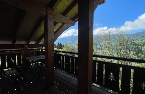 Verchaix Ski Chalet | Savoyard Chalet with Garden, Wood Stove and WIFI