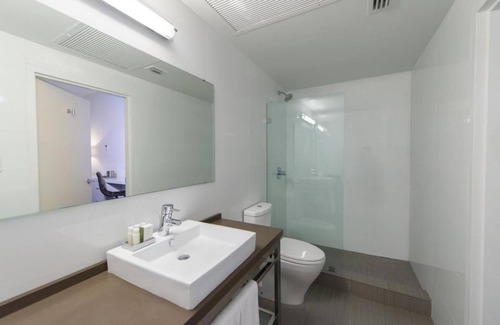 Downtown Miami Hotel | Savvy King at YVE Hotel Miami