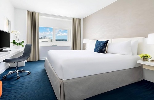 Downtown Miami Hotel | Savvy King at YVE Hotel Miami
