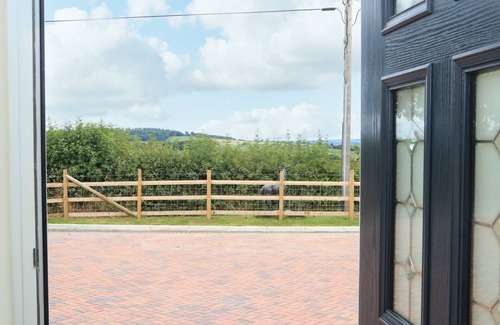 Dawlish Cottage | SAWTONS COTTAGE 2, pet friendly in Dawlish