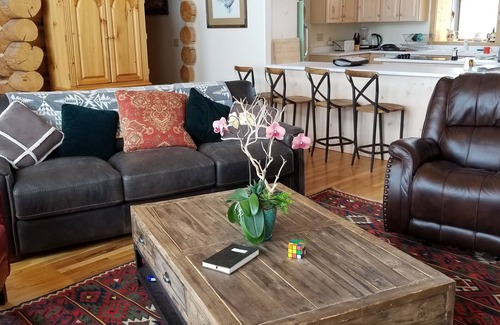 Ketchum House | Sawtooth City Elegance, 360° views, loads of sun, peace and quiet