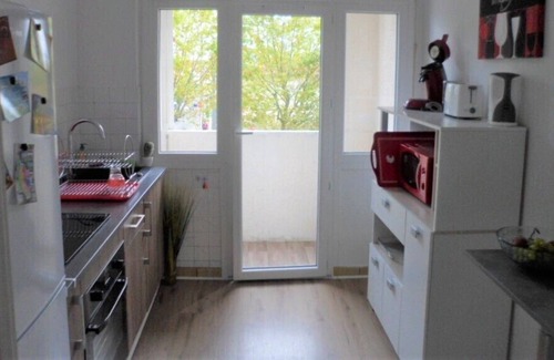 Cenon Apartment | "Say Yes to Cenon" (WIFI, Parking, Balcony, Tram ...)