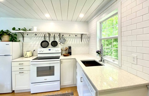Bayfield Cabin | Scandinavian cottage on a Vineyard - 2 miles from Bayfield