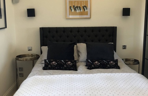 Crowborough Bed & Breakfast | Scandinavian style space walking distance from the beautiful Ashdown Forest