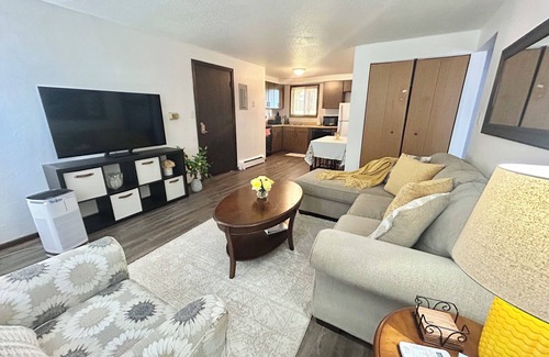 Marion Apartment | Scape to Your Marion Getaway!