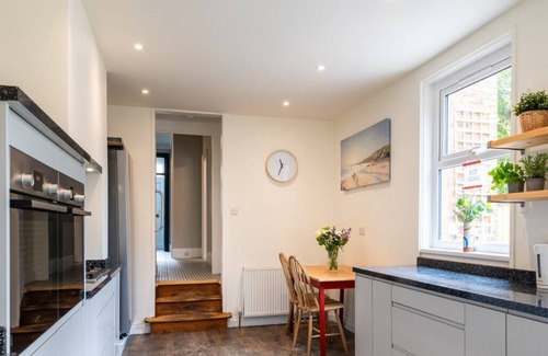 Scarborough House | Scarborough Stays|Garfield