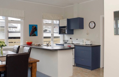 Hanmer Springs Cottage | SCARBOROUGH SWEETIE, pet friendly, with a garden in Hanmer Springs