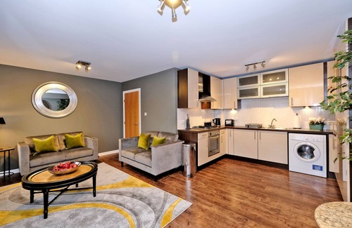 Central Aberdeen Apartment | Scenic Aberdeen home with sea views