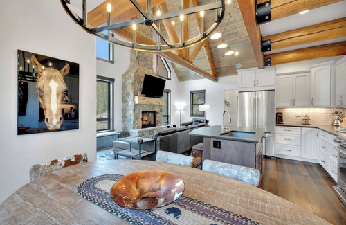 Blue River House | Scenic and Spacious 3-bedroom Home. Pet Friendly!