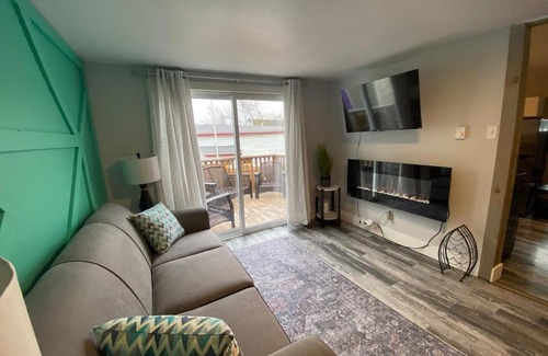 Quidi Vidi House | Scenic Bliss In Quidi Vidi Sleep4 New Hot Tub
