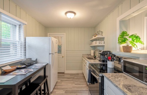 Muskegon Cabin | Scenic Drive Resort - Cabin #2