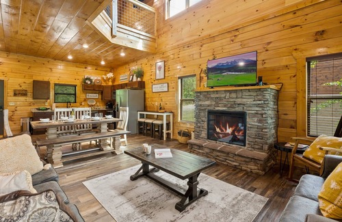 Sevierville Cabin | Scenic Fall Cabin Hot Tub Indoor Pool Dogs!
