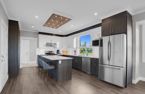 Surrey Other | Scenic Farmhouse Retreat with Expansive Living Space & Panoramic Views