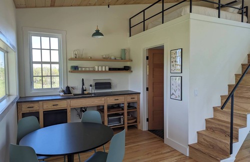 Frankfort Cabin | Scenic Highgrounds Modern Cabin on a Quiet Farm - Chicory